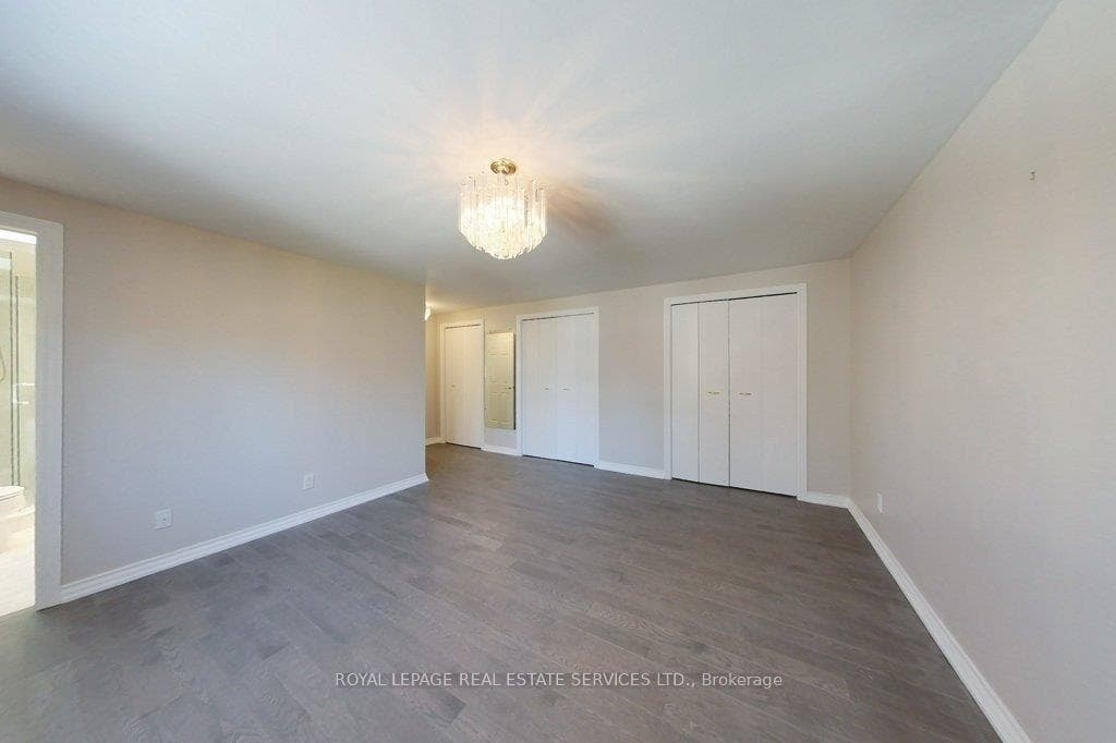 141 Castle Crescent photo 30