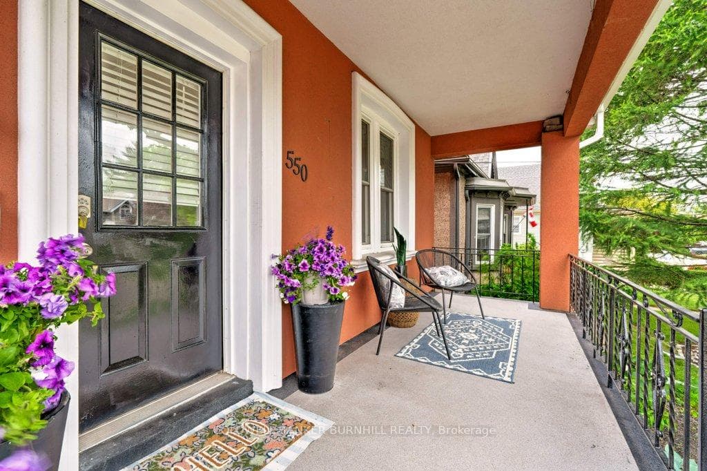 550 Hughson Street photo 4