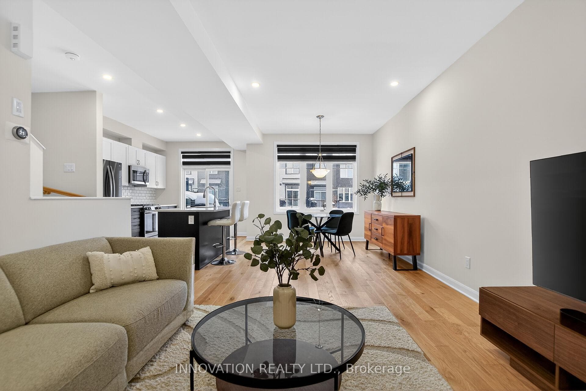 205 Attwell Private photo 13