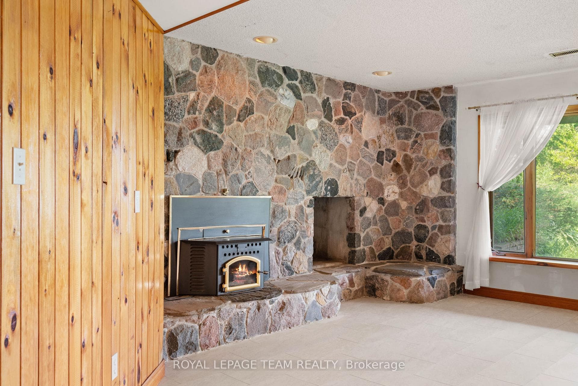 Pellet stove