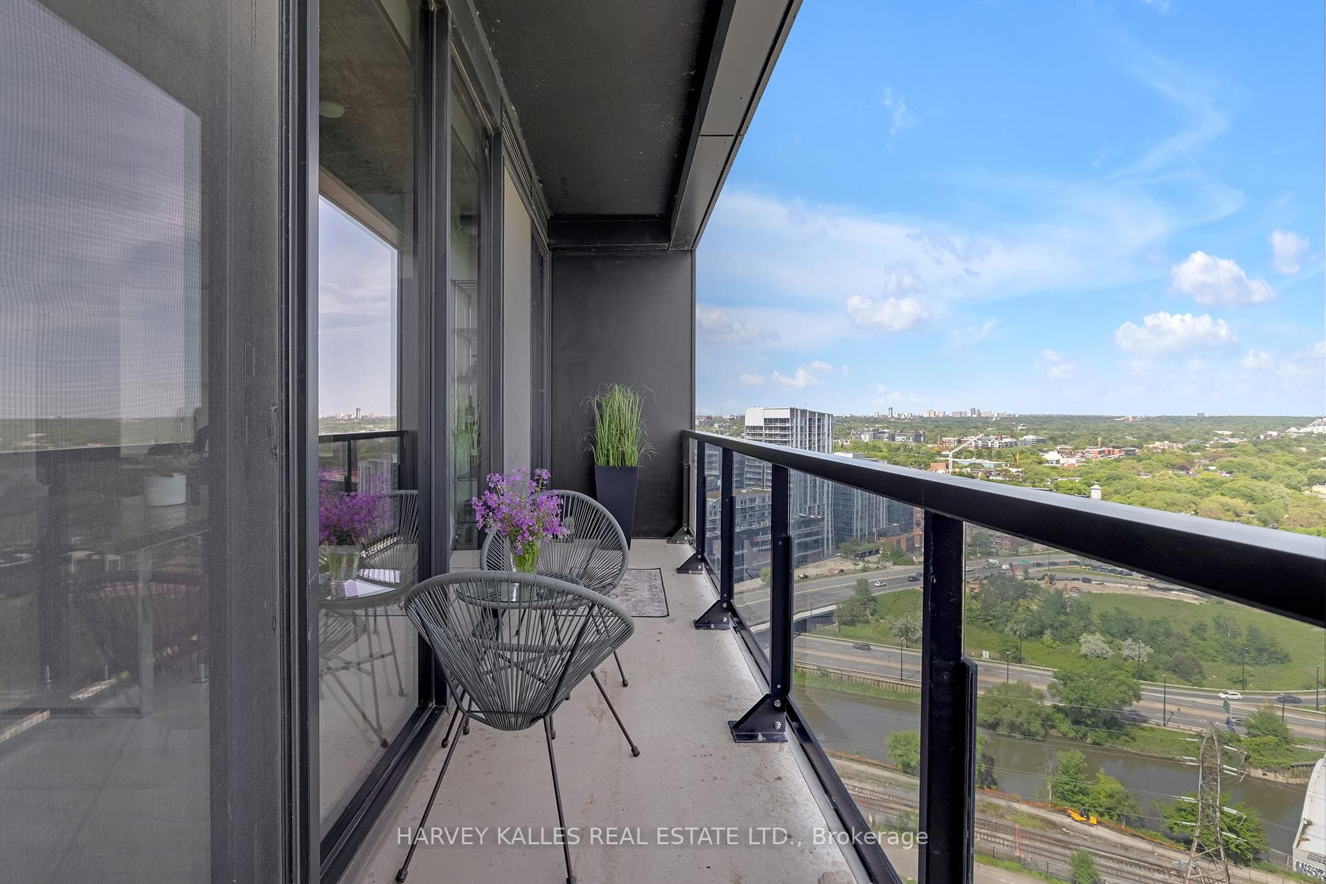 170 Bayview Avenue Unit 2109 photo 34