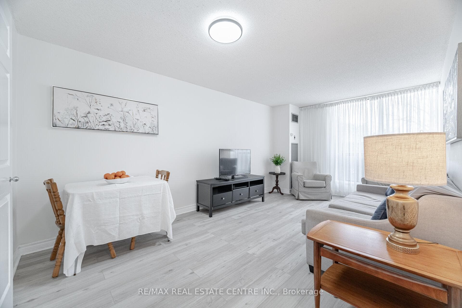 1111 Bough Beeches Boulevard Unit 103 photo 9