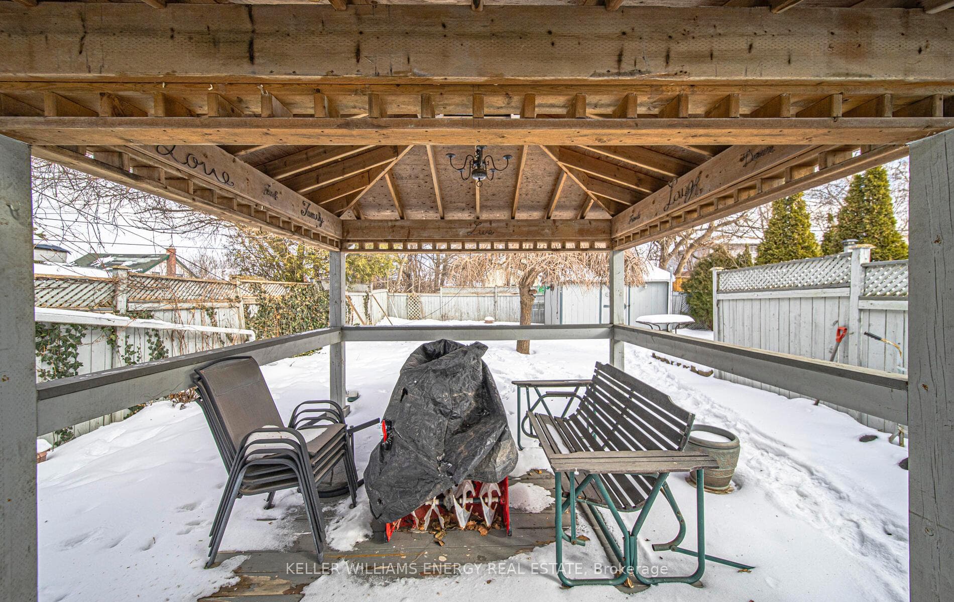 449 Cromwell Avenue photo 9