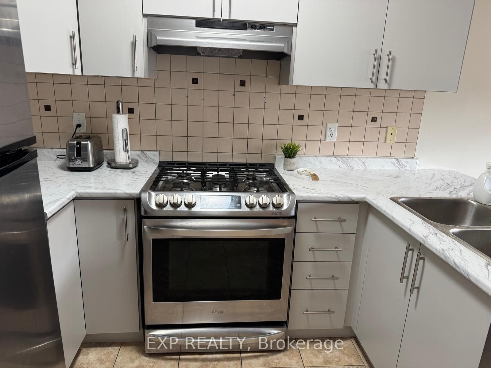272 Duncan Lane Unit Main & Upper photo 9