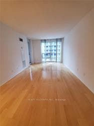 763 Bay Street Unit 706 photo 4