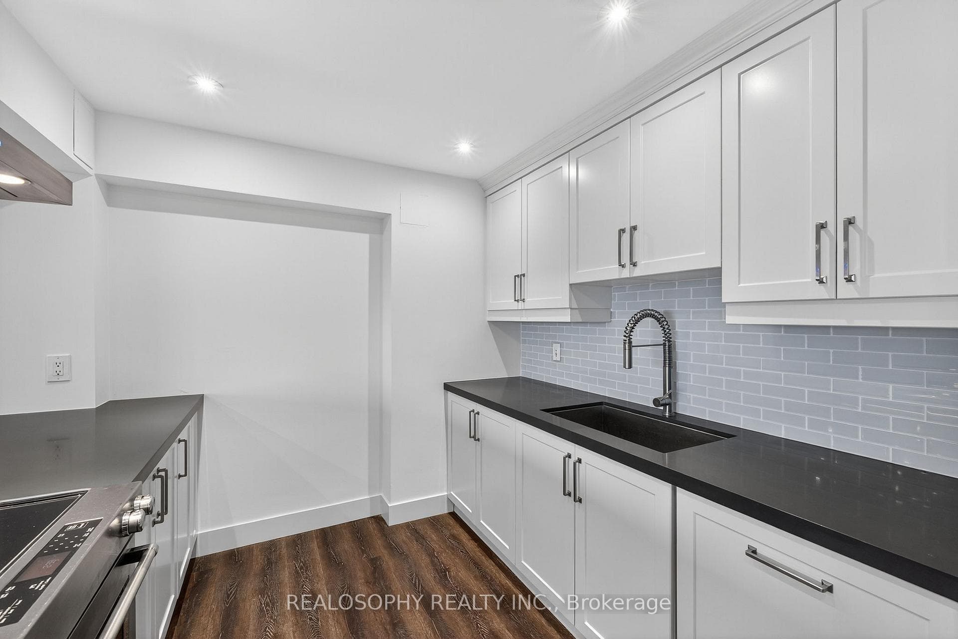 15 Elizabeth Street Unit 905 photo 20