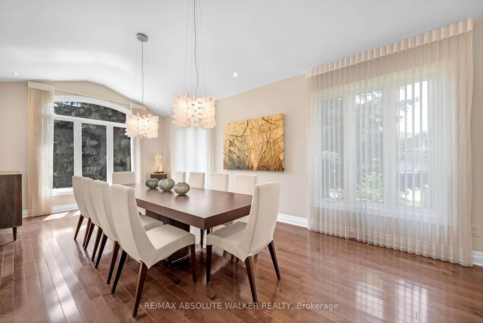 667 Everlasting Crescent photo 3
