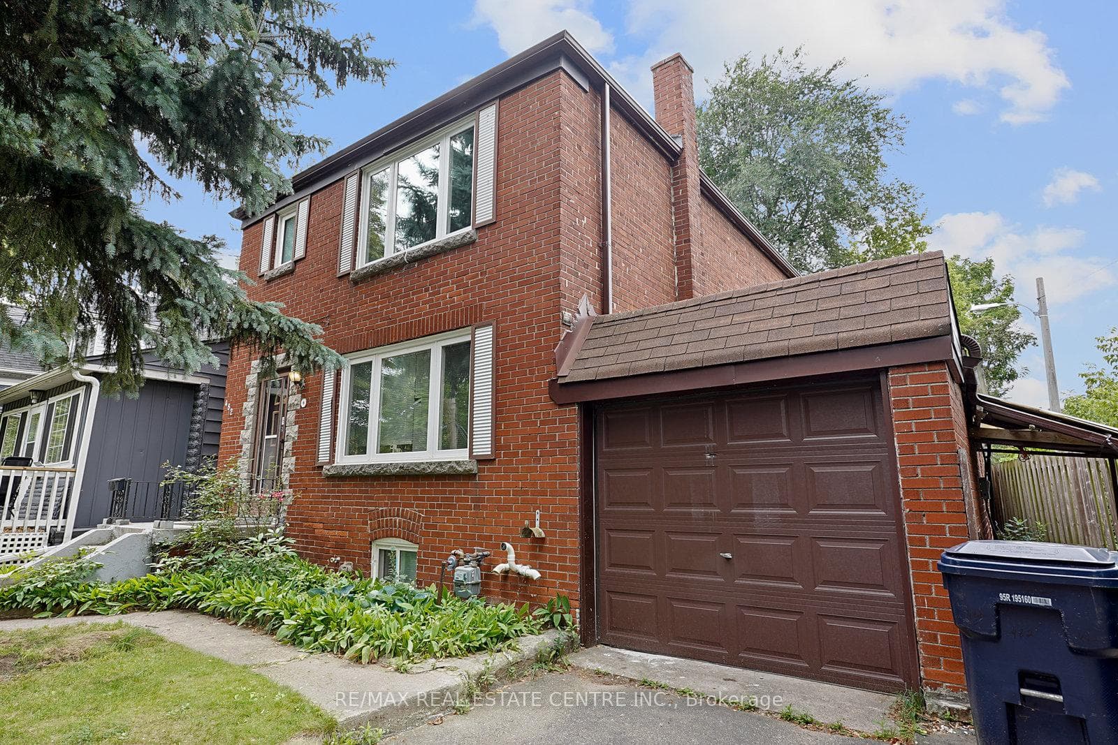 482 Rhodes Avenue photo 2