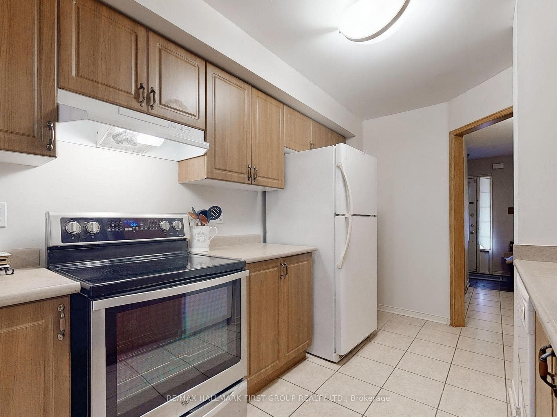 86 Barrister Avenue photo 11