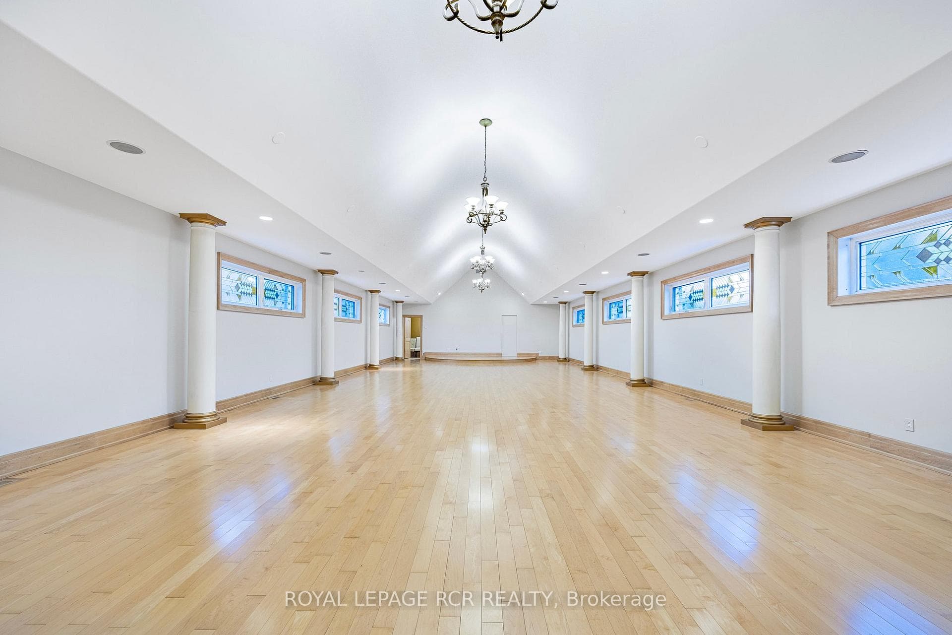 2155 19th Side Road photo 17