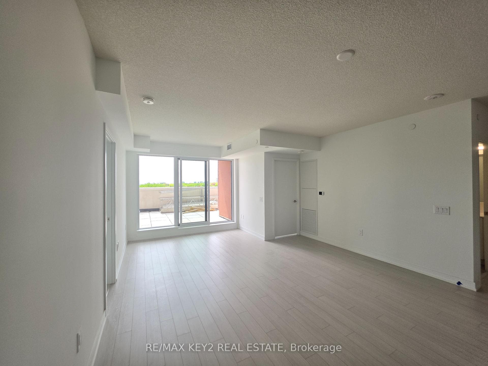 4010 Eglinton Avenue Unit 522 photo 4