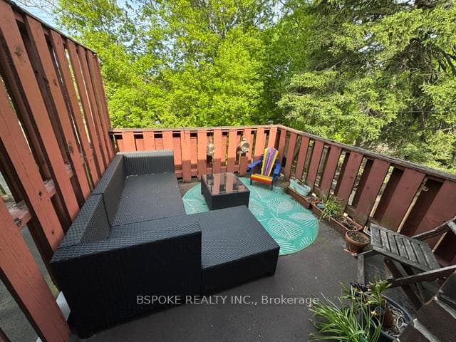 139 Greenwood Avenue photo 17