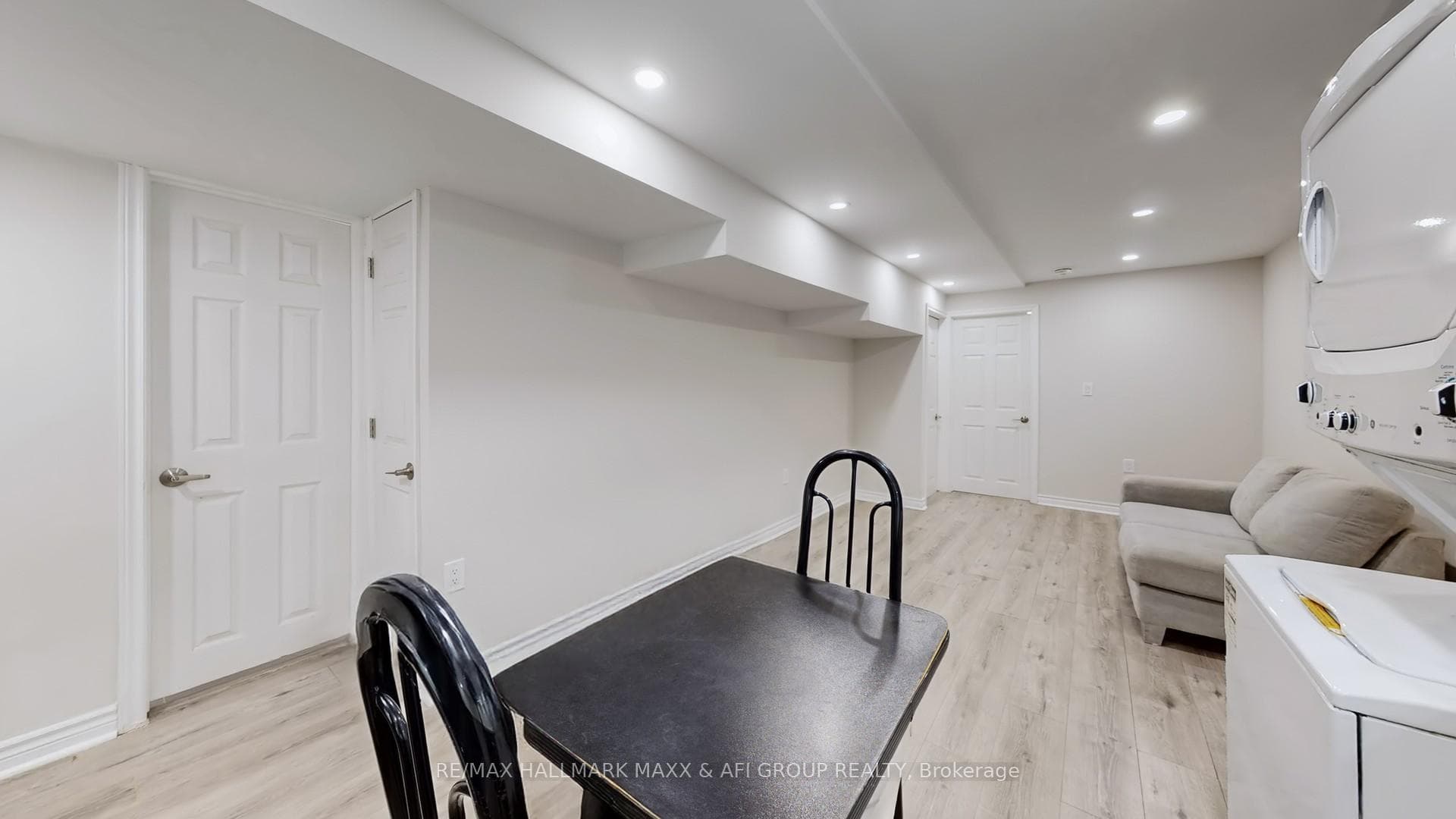 719 Shanahan Boulevard Unit Basement B photo 11