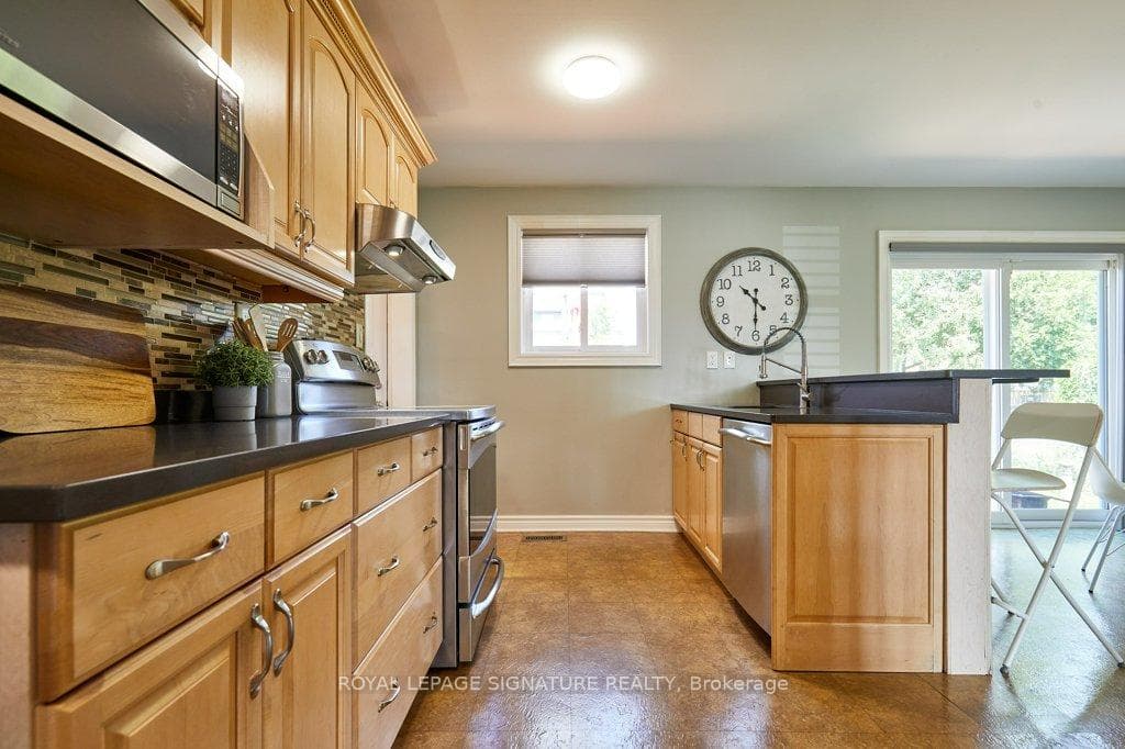 932 Reytan Boulevard photo 8