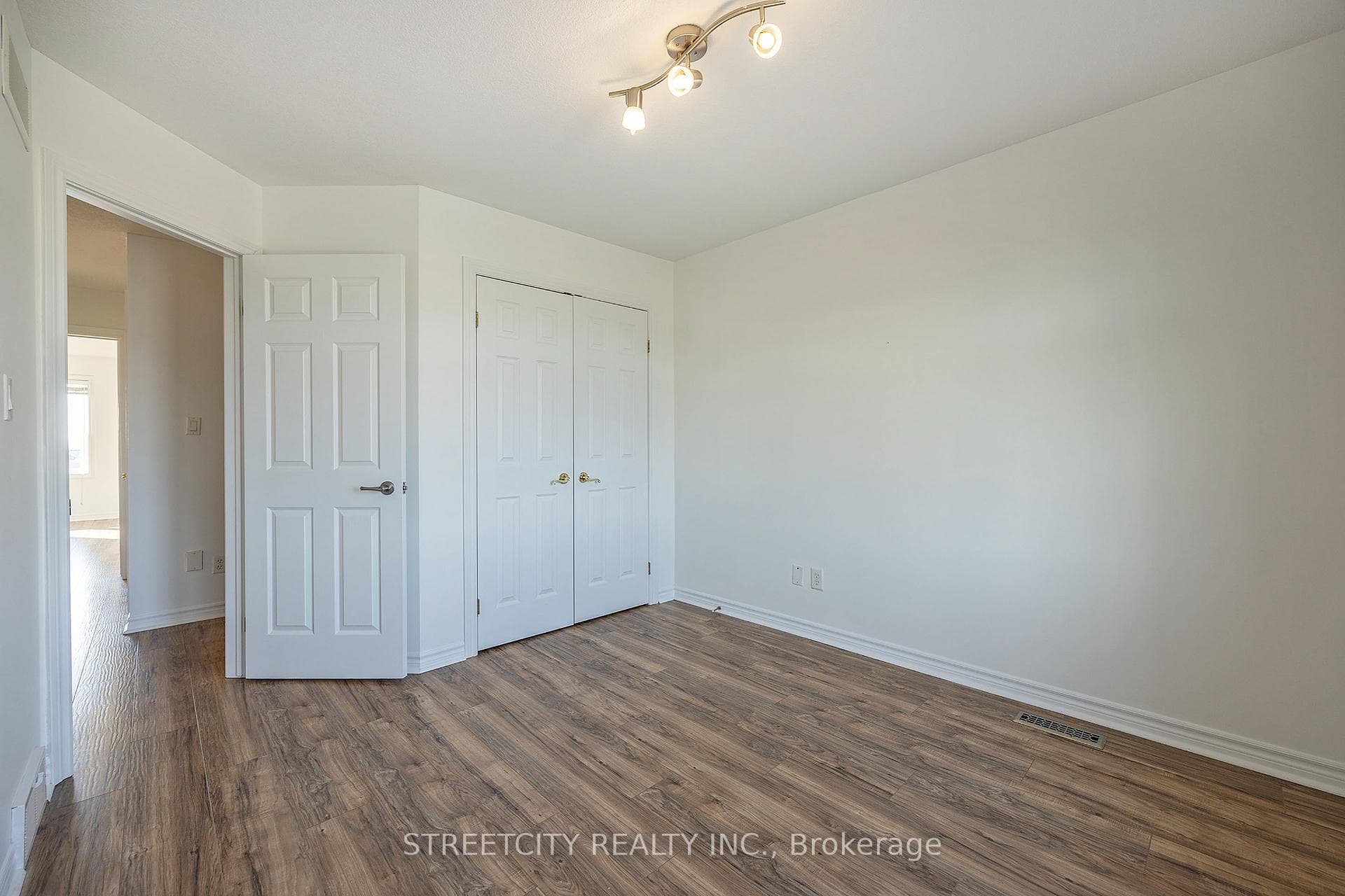 481 Skyline Avenue photo 29