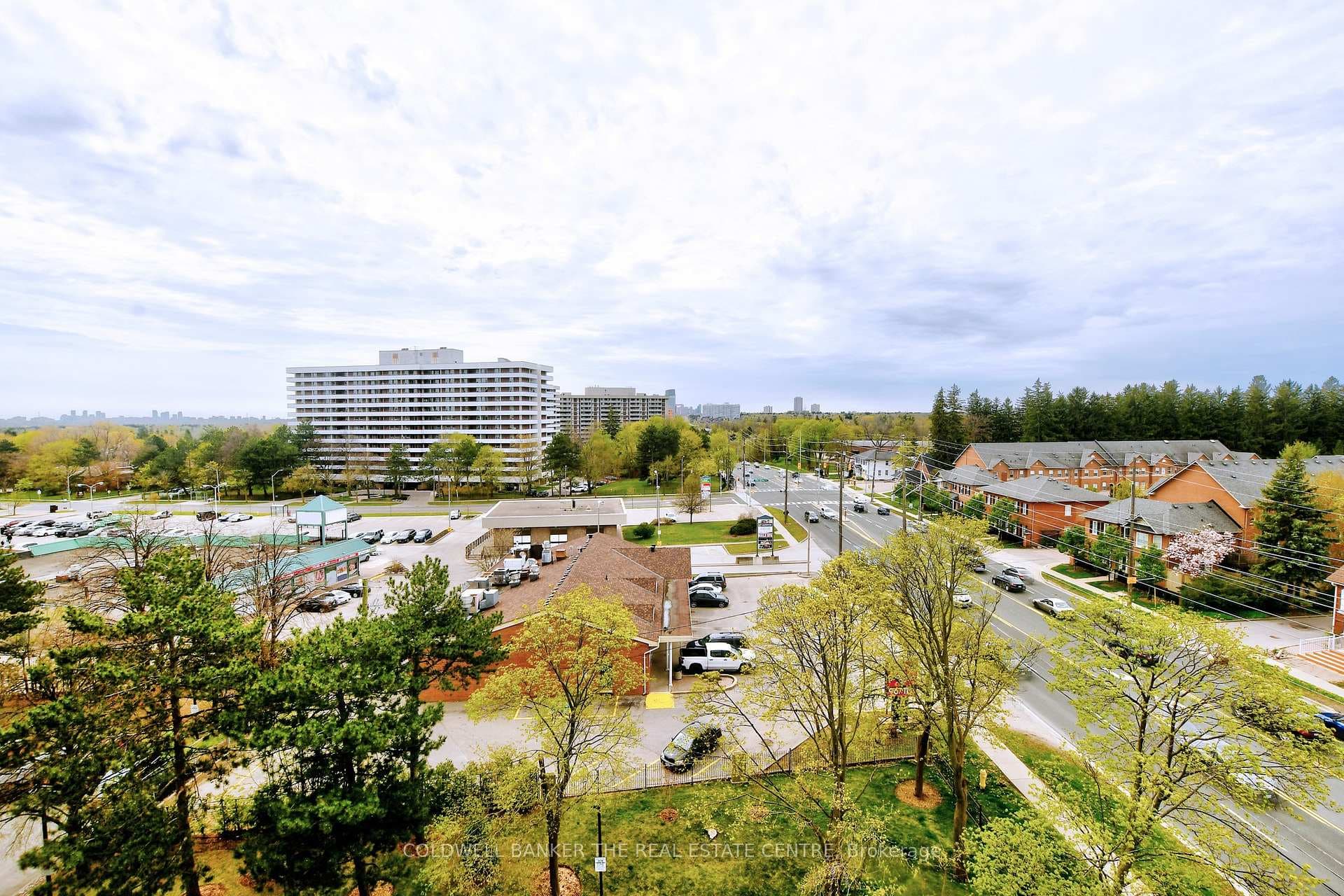 8111 Yonge Street Unit 803 photo 32