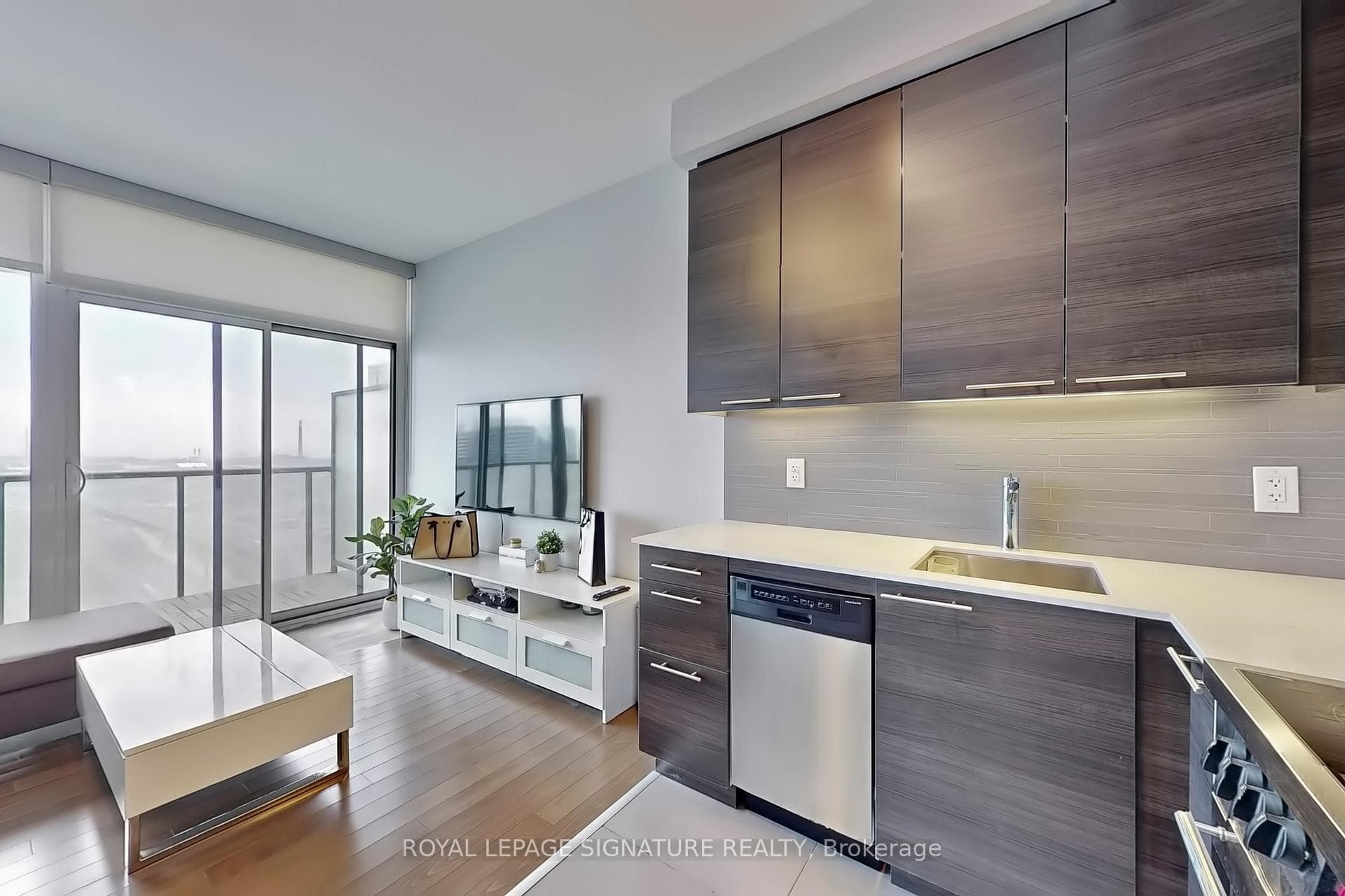 1 Market Street Unit 2708 photo 4
