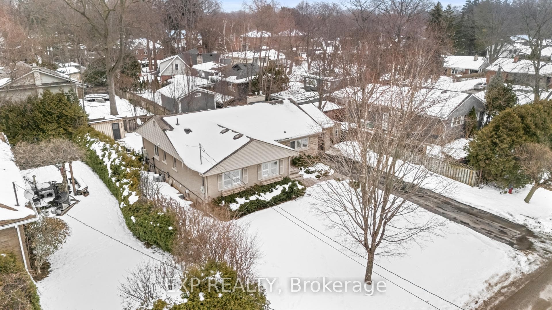 753 Kingsway Drive photo 46