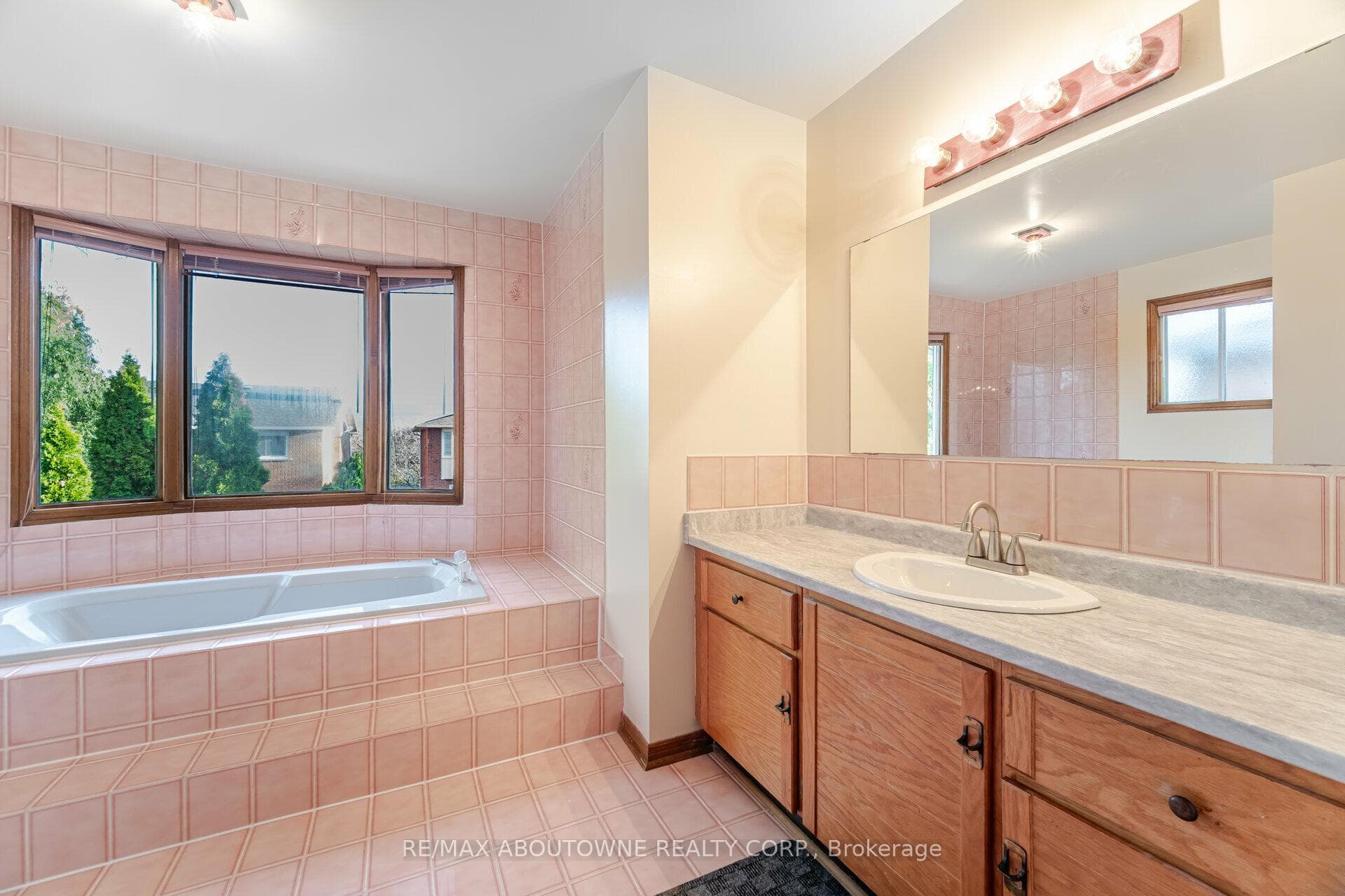 1500 Greenridge Circle photo 24