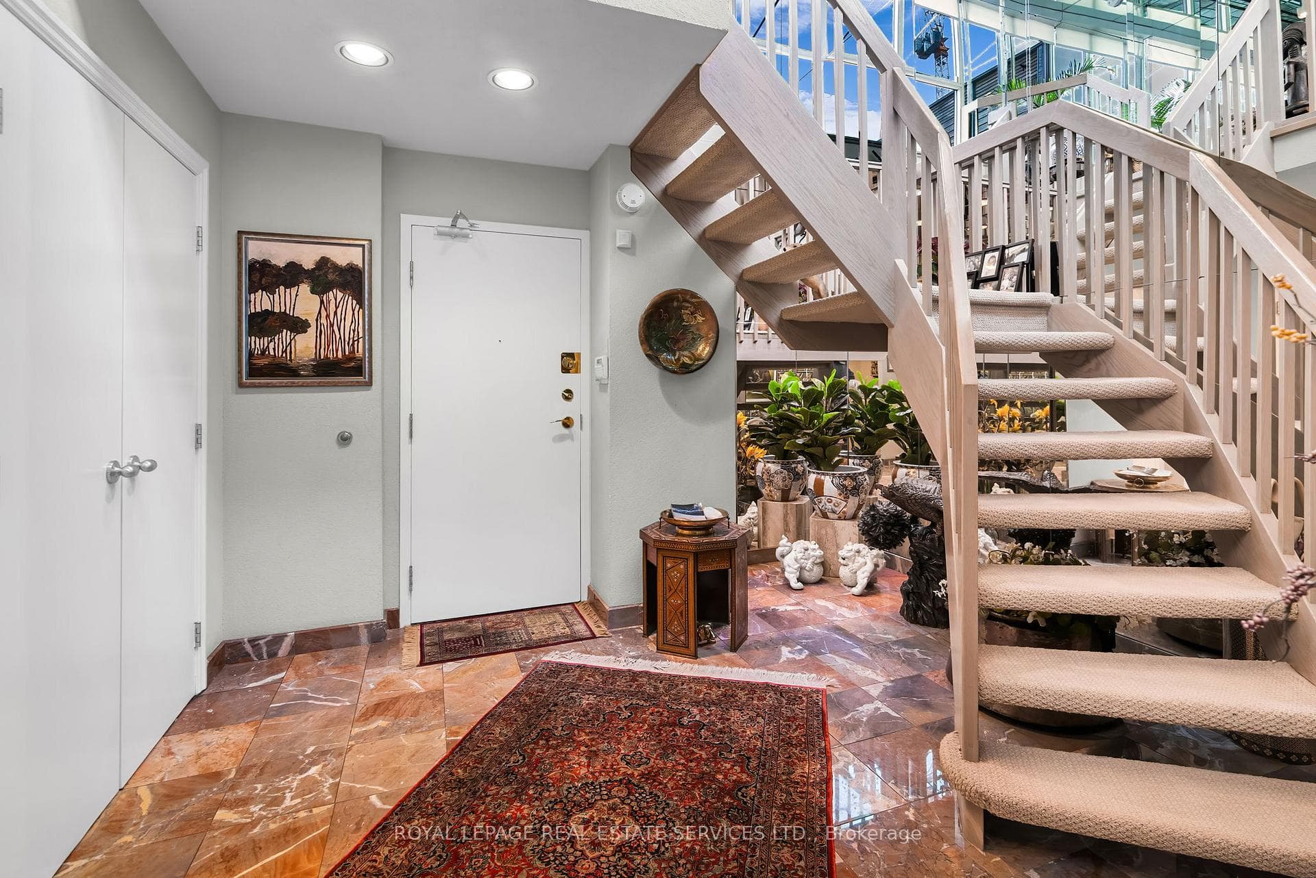 130 Carlton Street Unit PH5 photo 2