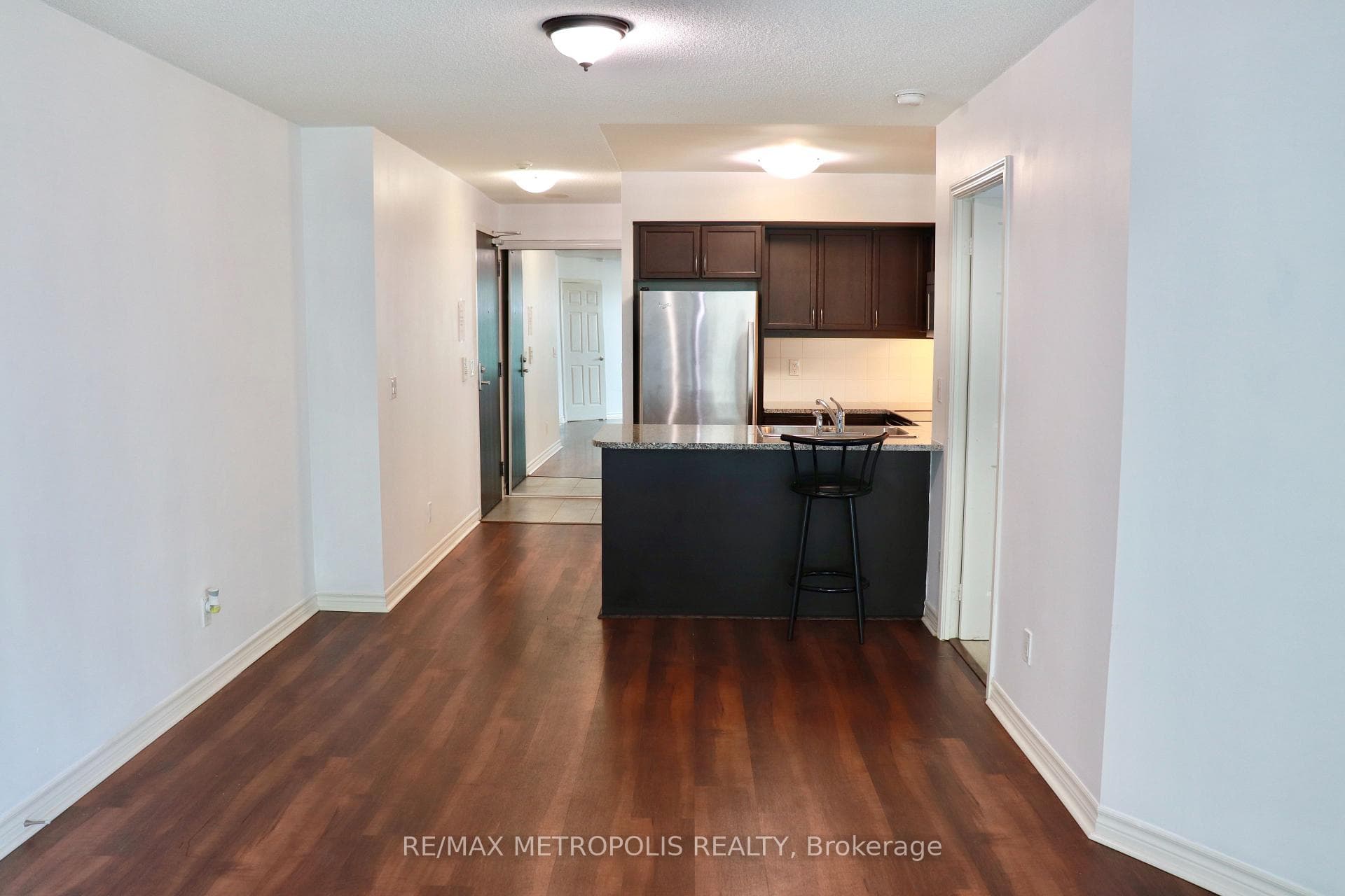 19 Grand Trunk Crescent Unit 815 photo 2