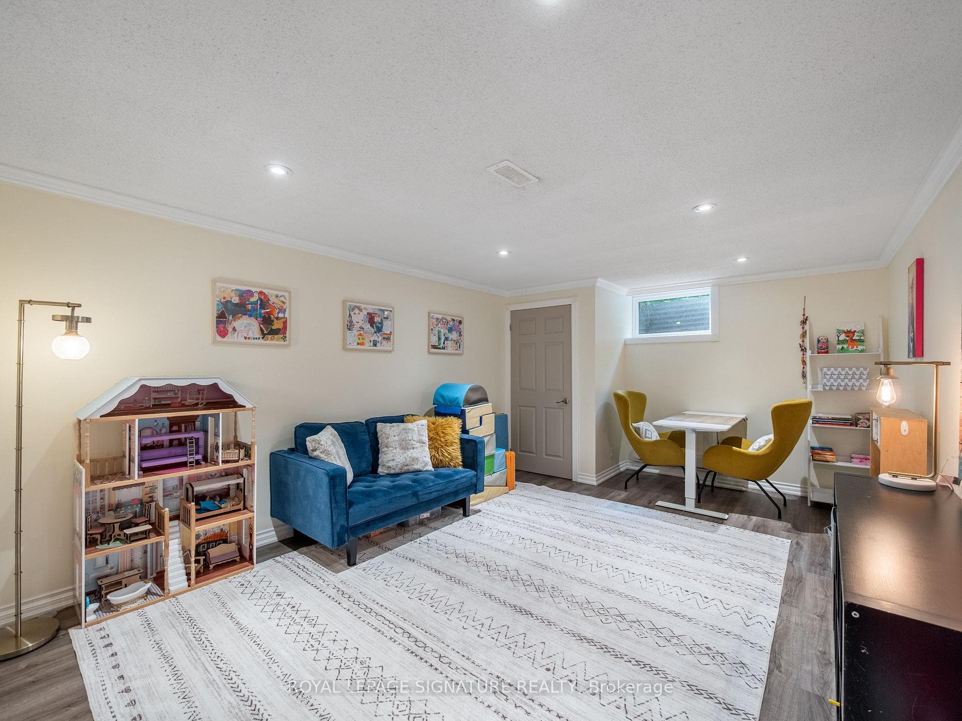 245 Appleby Road photo 22