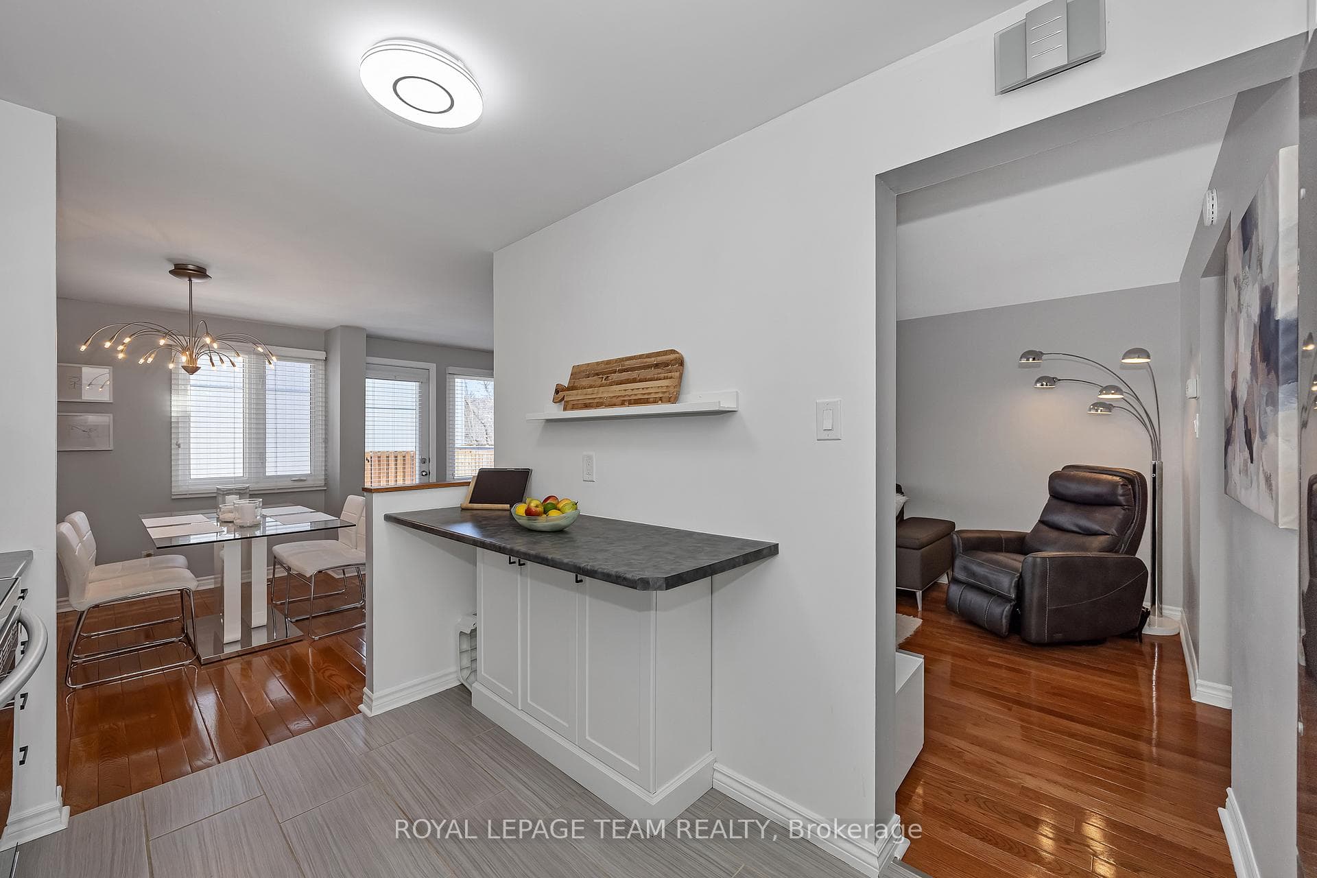 18 Benlea Drive Unit C photo 15