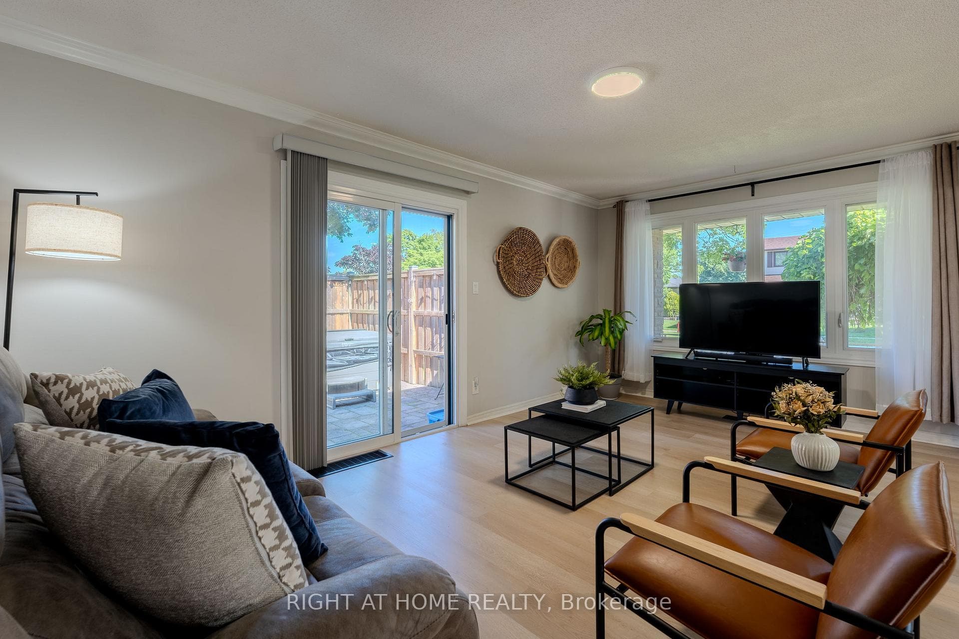 80 Chilton Drive photo 6
