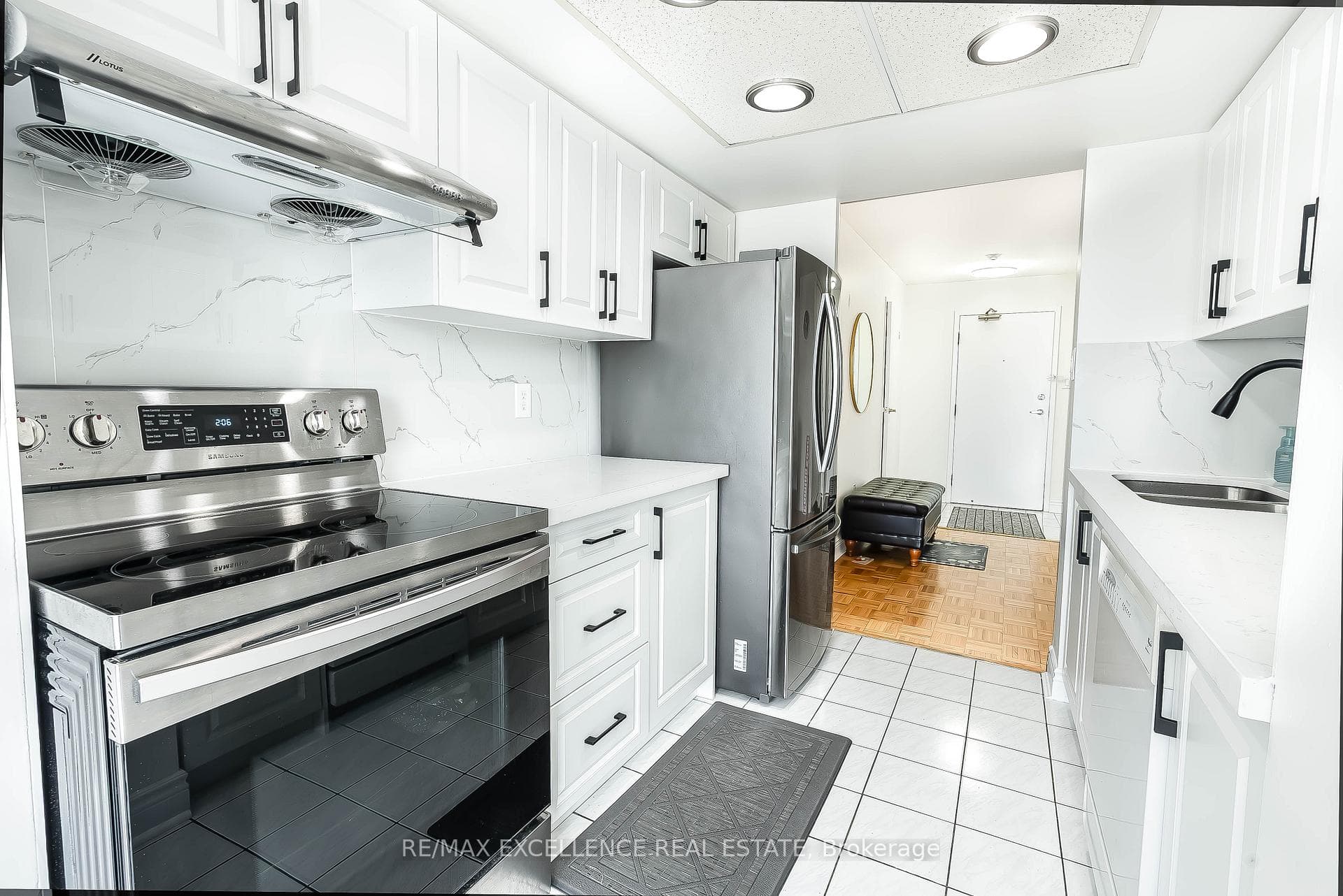 3 Rowntree Road Unit #410 photo 4