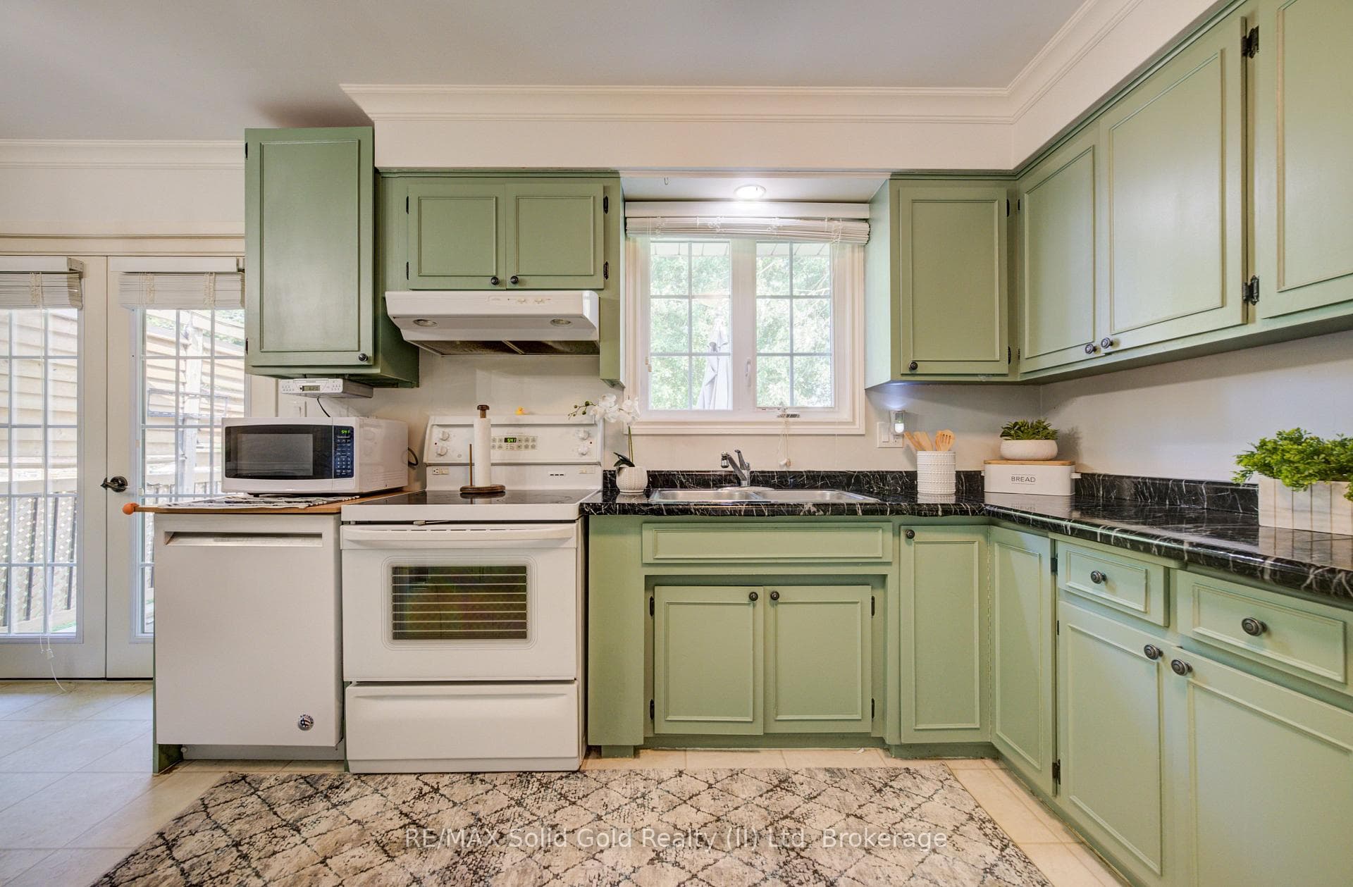 398 Boyne Avenue photo 21