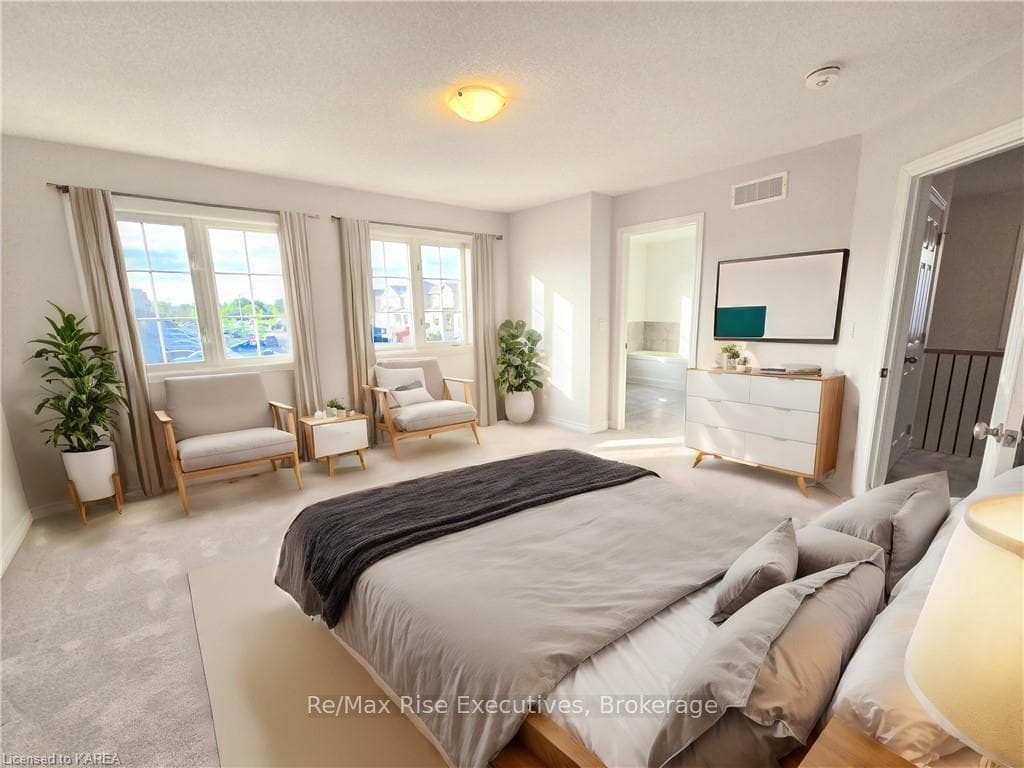 35 BRENNAN Crescent photo 13