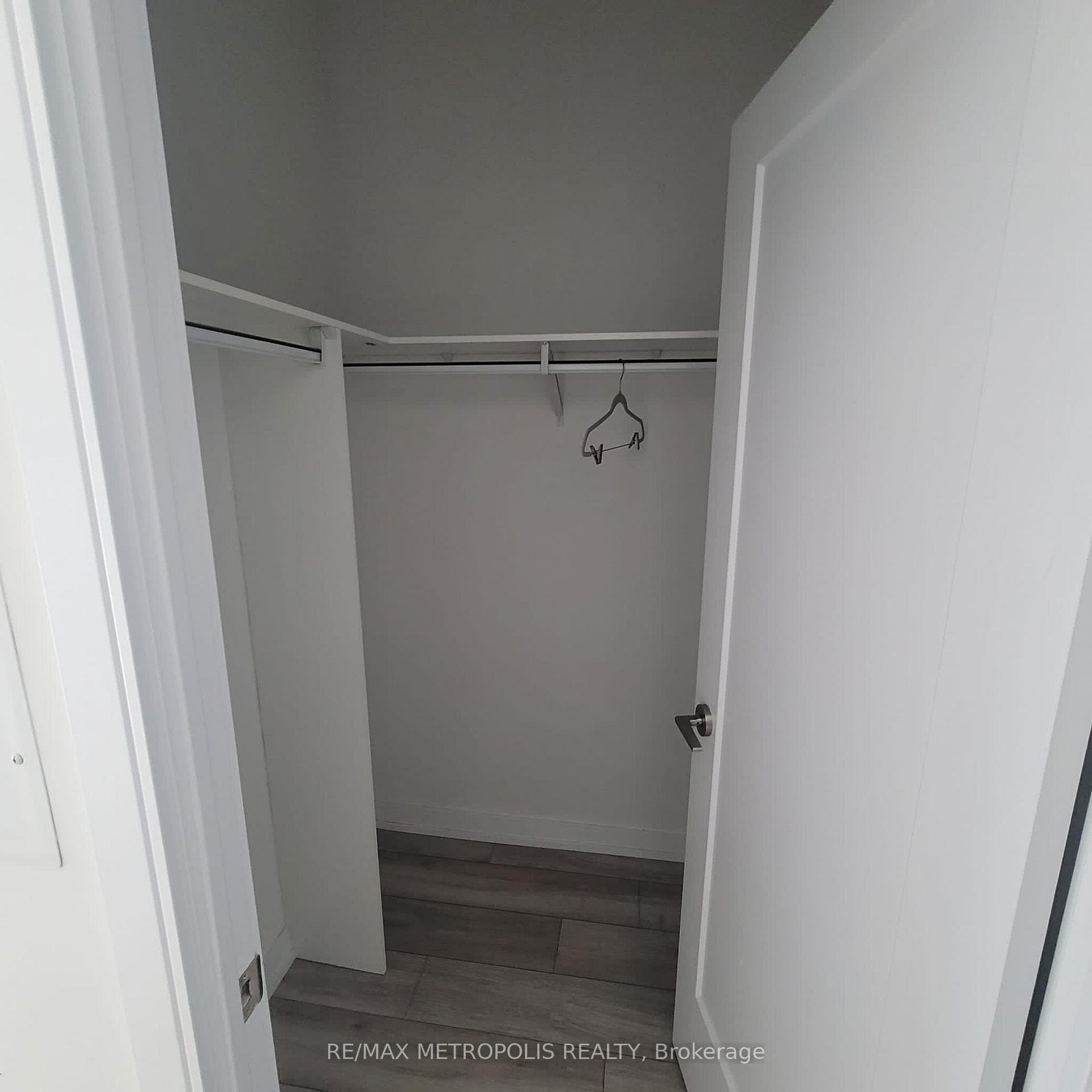 225 Village Green Square Unit PH06 photo 14