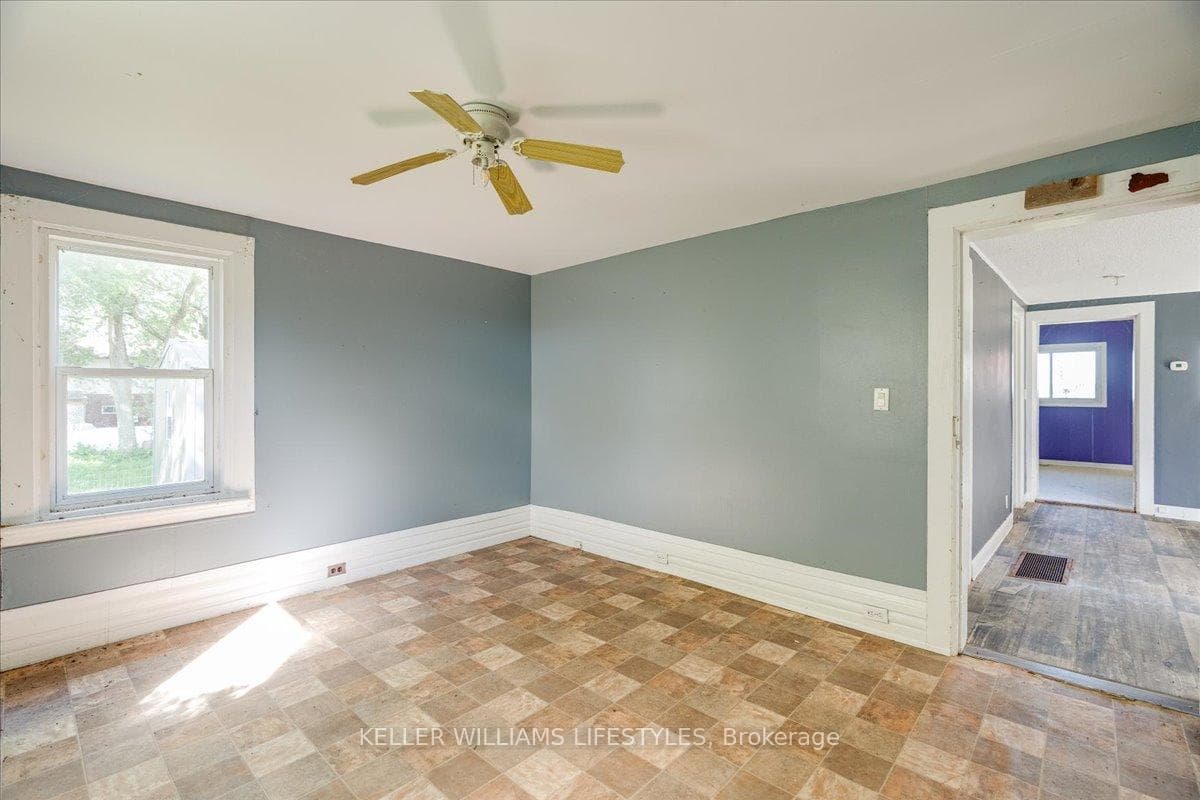 6079 Longwoods Road photo 12
