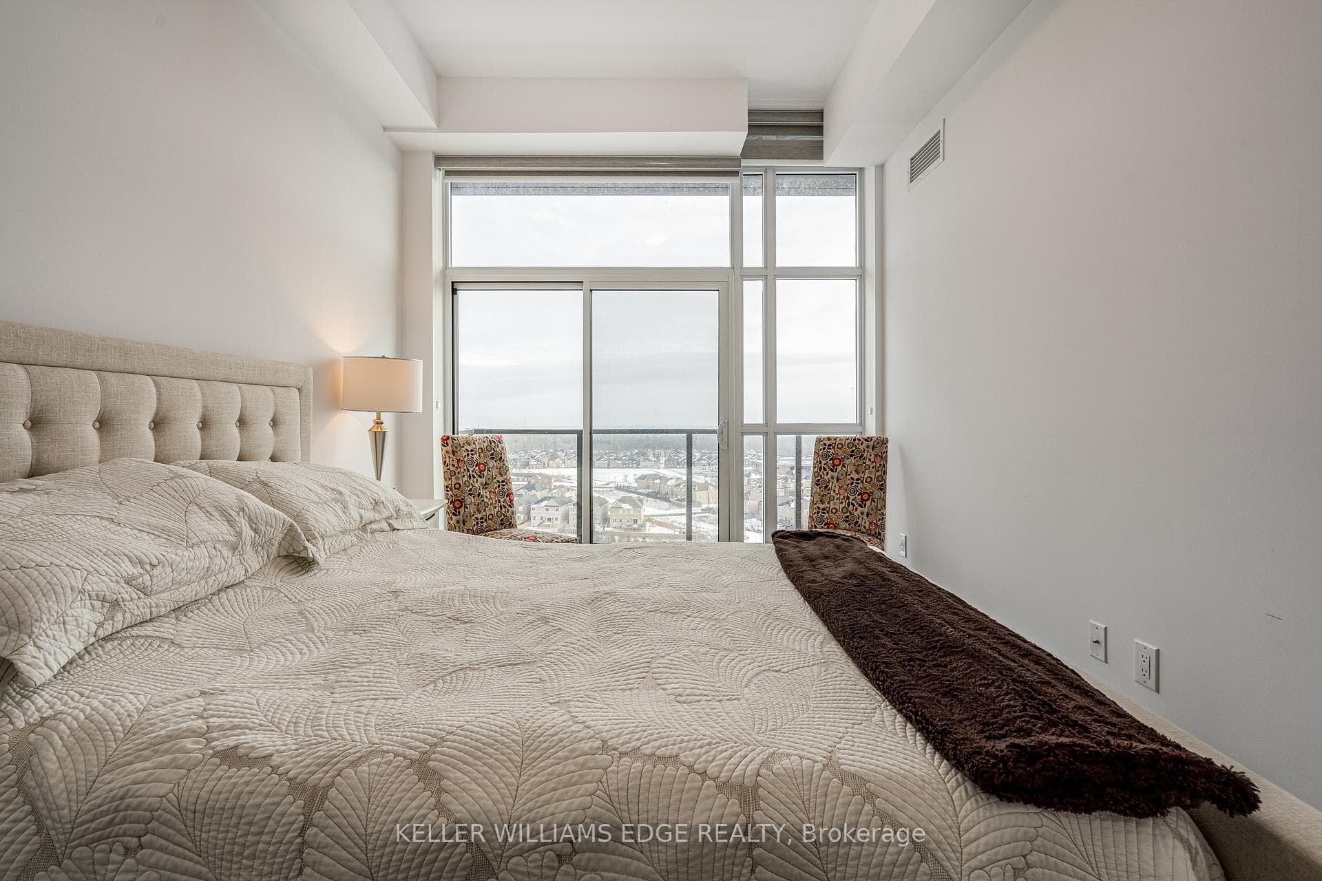 450 Dundas Street Unit 1210 photo 24