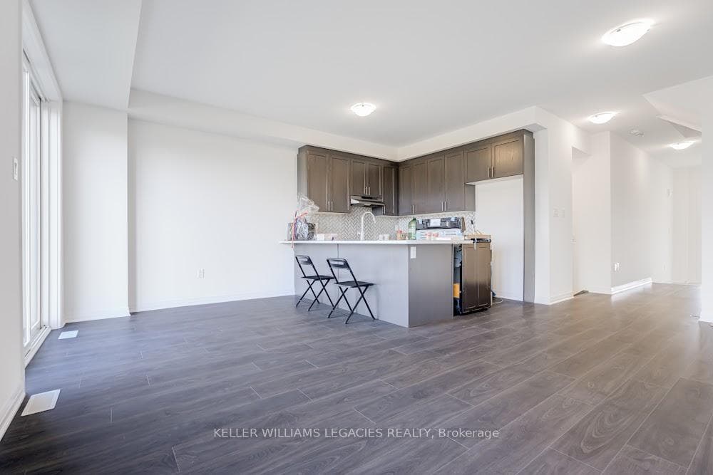 27 Sagewood Avenue photo 9