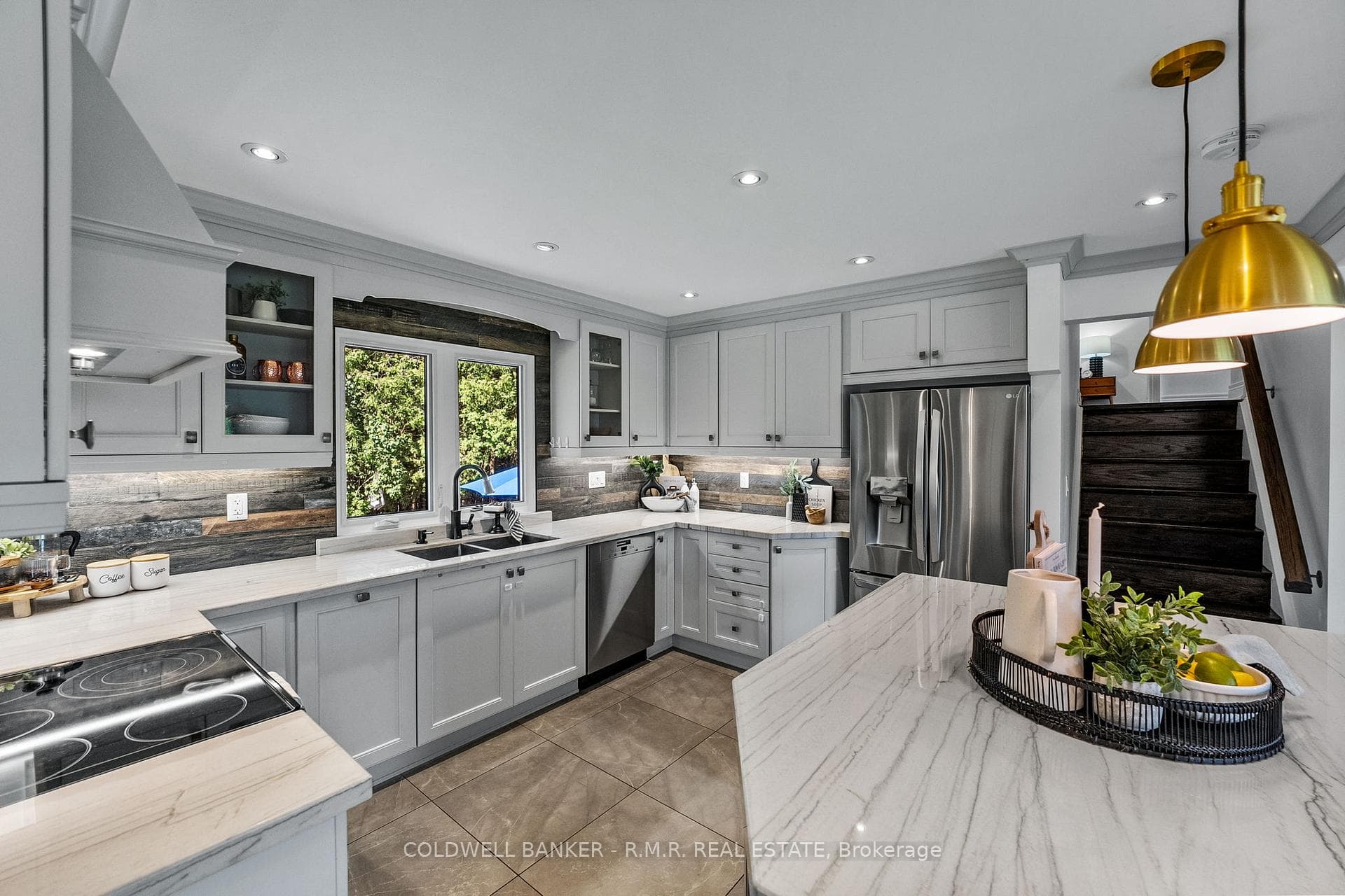 464 Jane Avenue photo 11