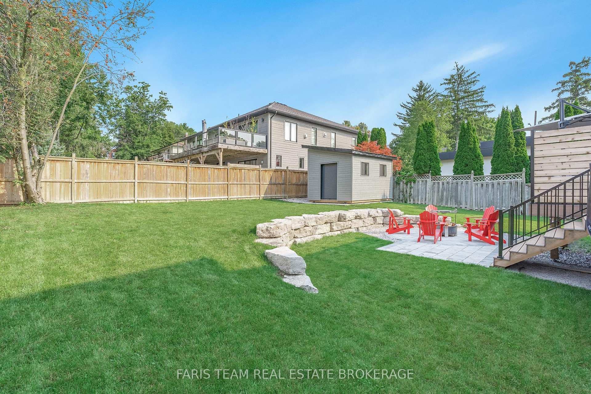 202 Kempenfelt Drive photo 40