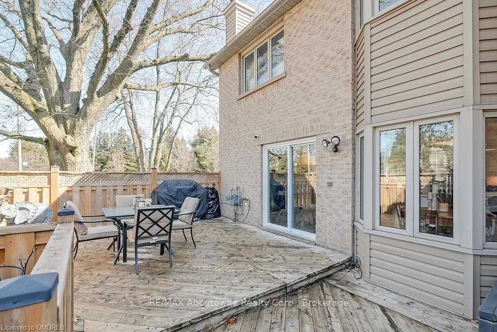 286 HAMILTON Drive Unit 1 photo 40