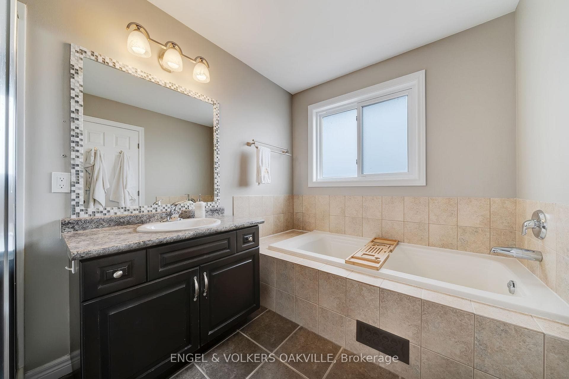 207 Tanglewood Drive photo 25