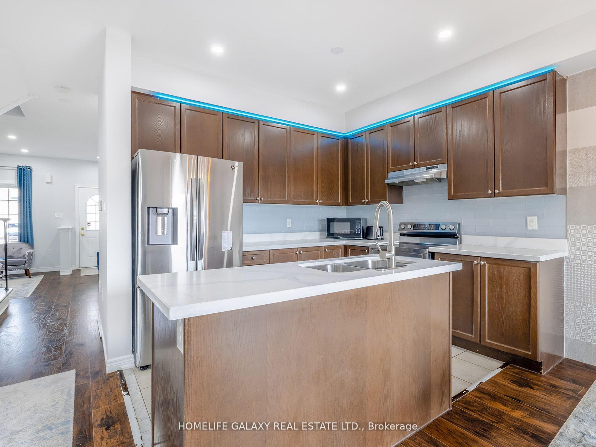 131 Laurendale Avenue photo 7