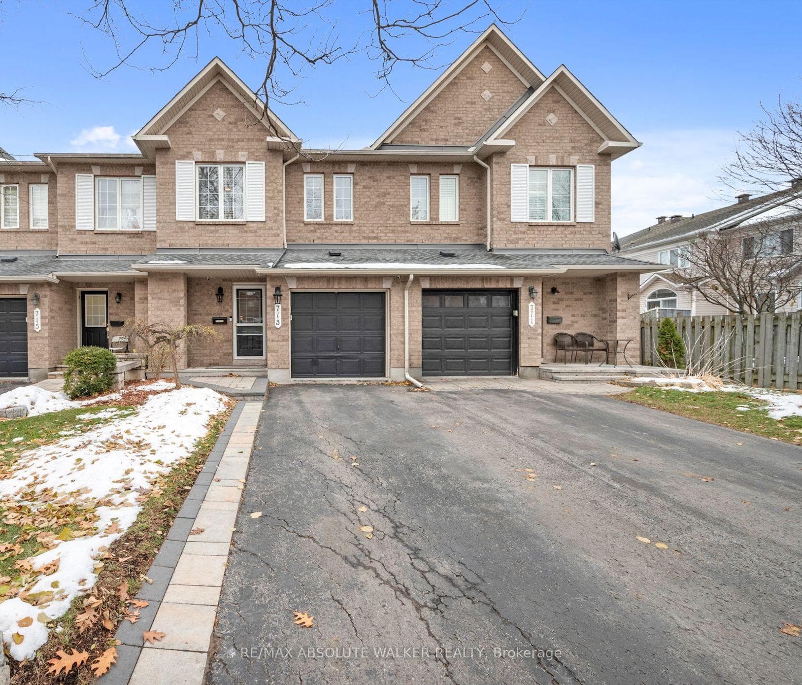713 Carmella Crescent photo 2