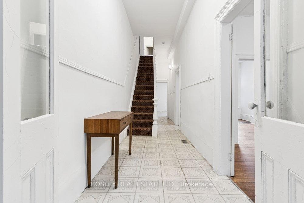 221 Beverley Street photo 7