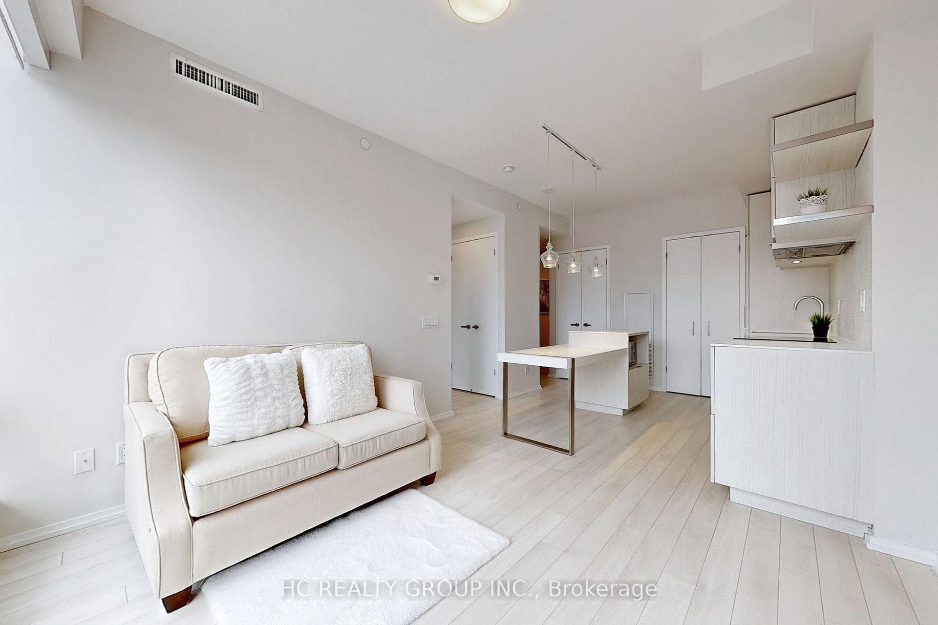 197 Yonge Street Unit 1201 photo 11