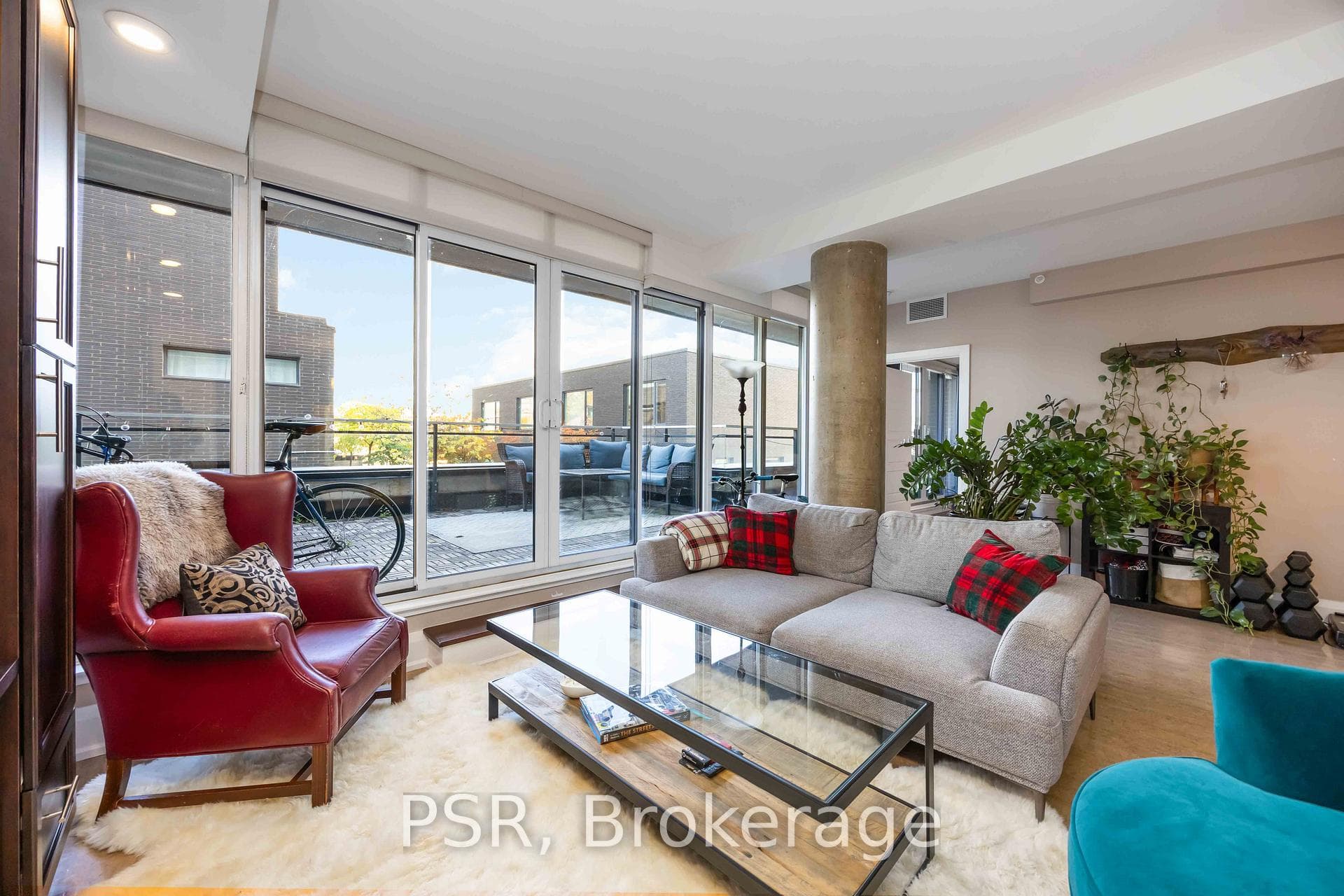 205 Manning Avenue Unit 214 photo 8