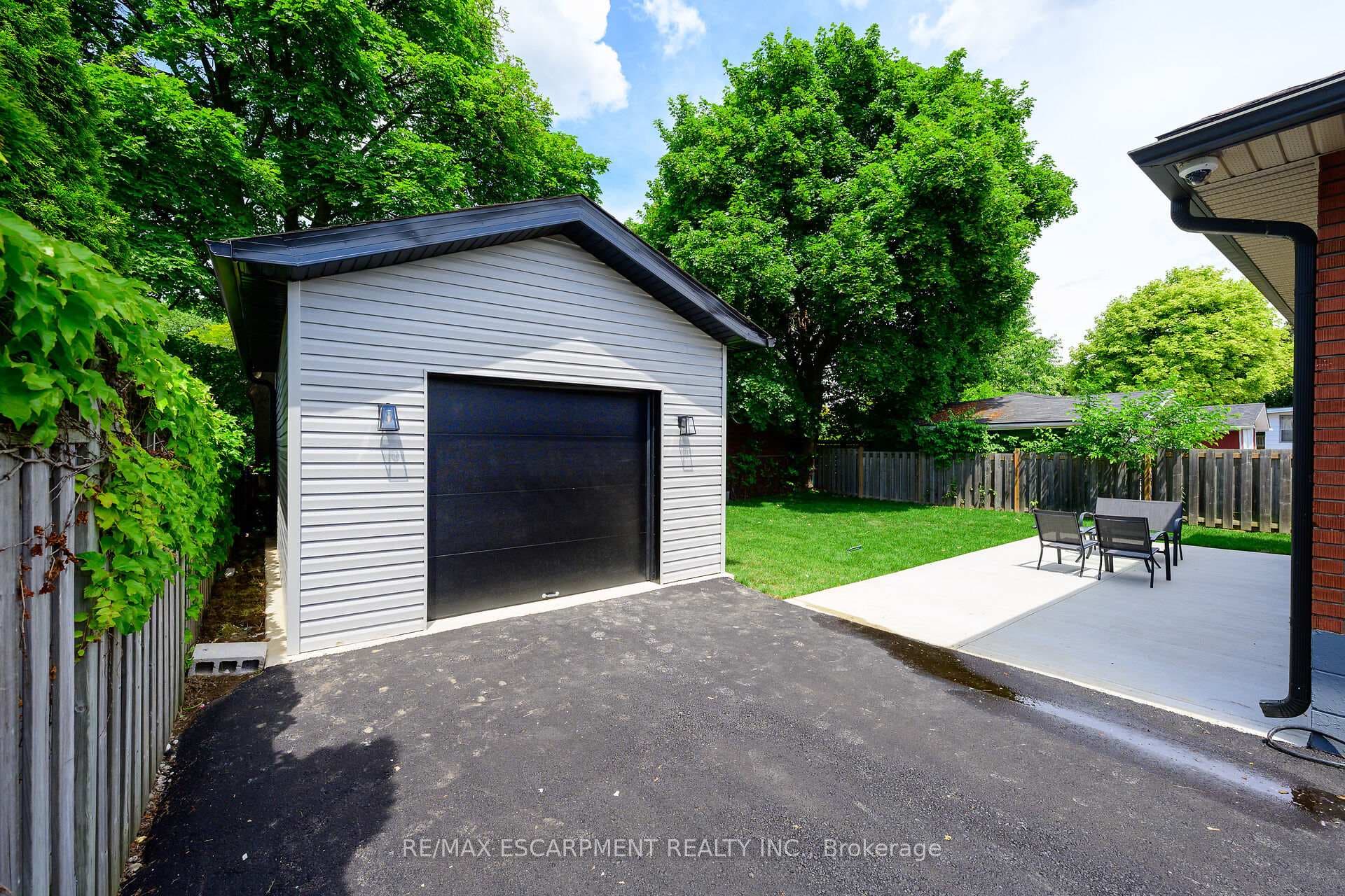 150 Howard Avenue photo 45