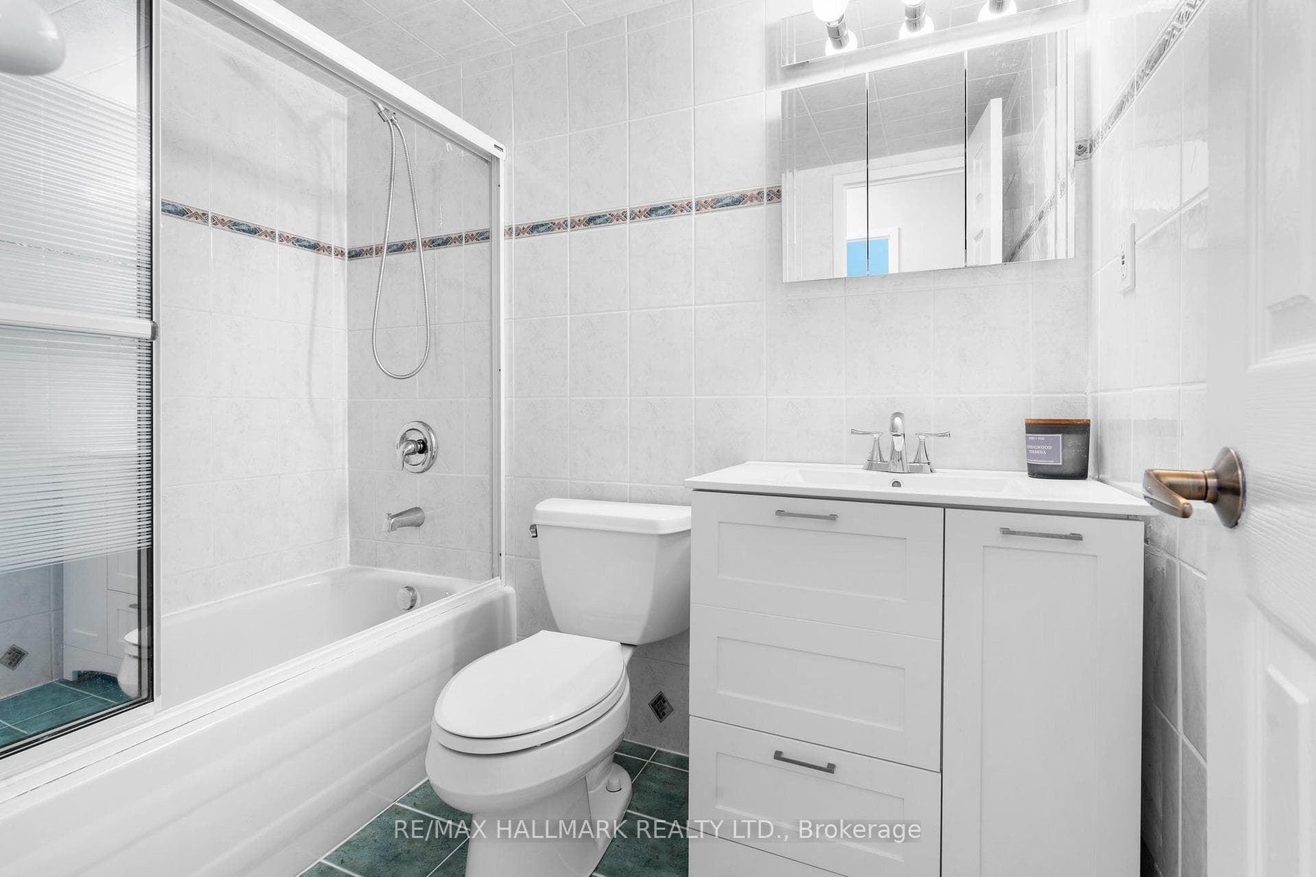 40 Homewood Avenue Unit 2501 photo 24