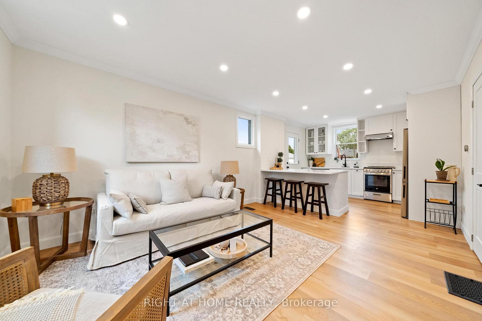 87 drummond Street photo 8