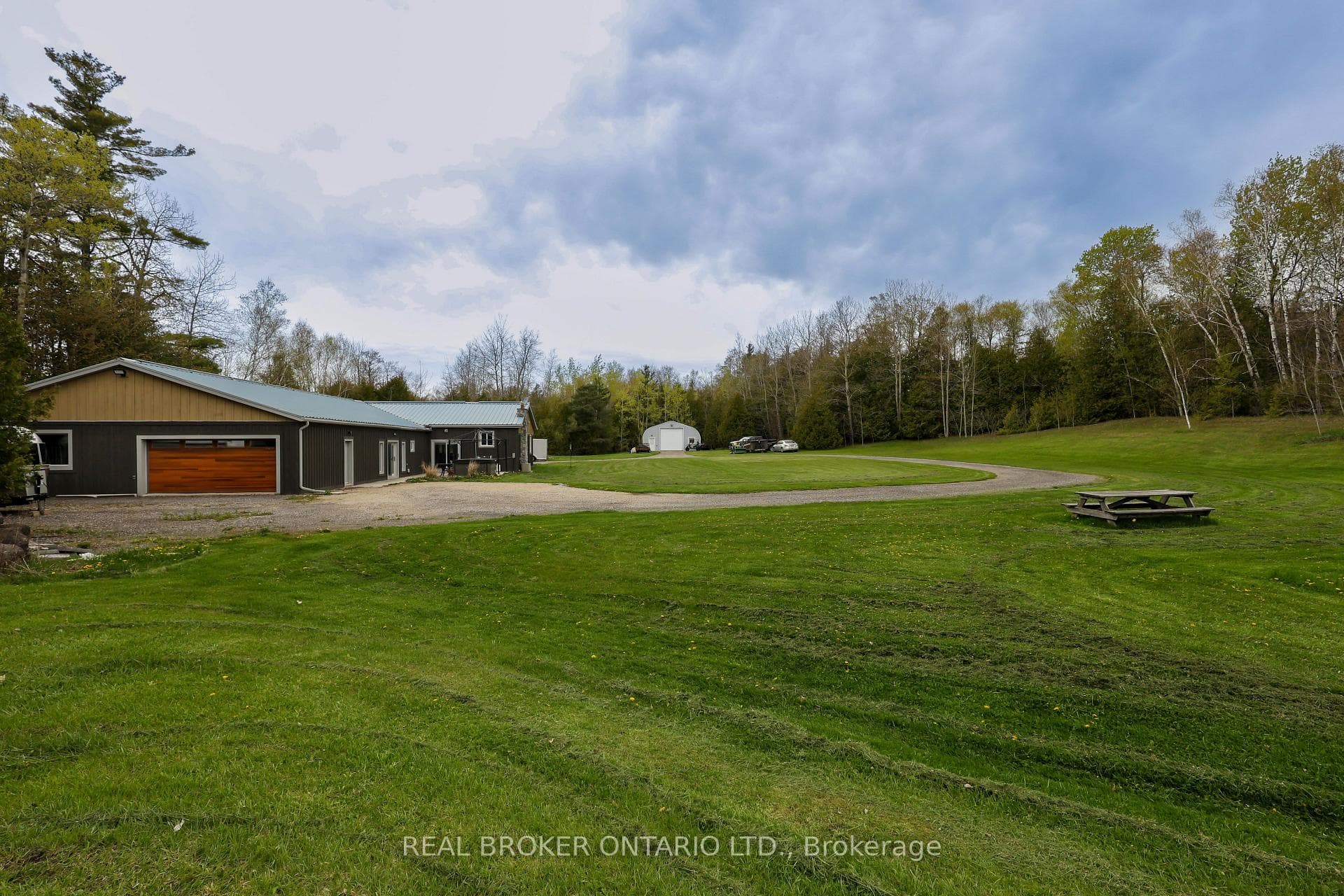 4589 WATSON Road photo 38