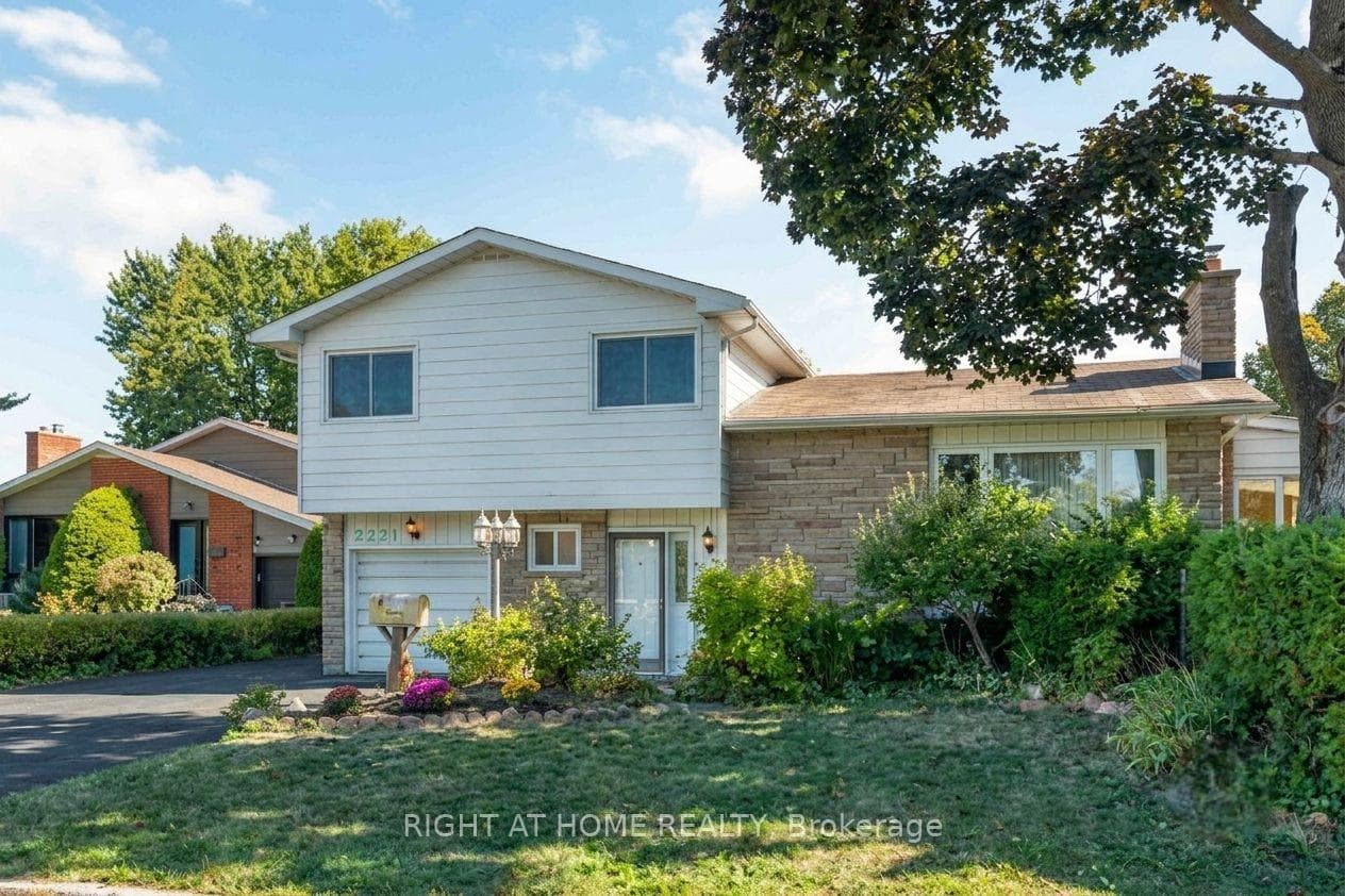 2221 Circle Place photo 2