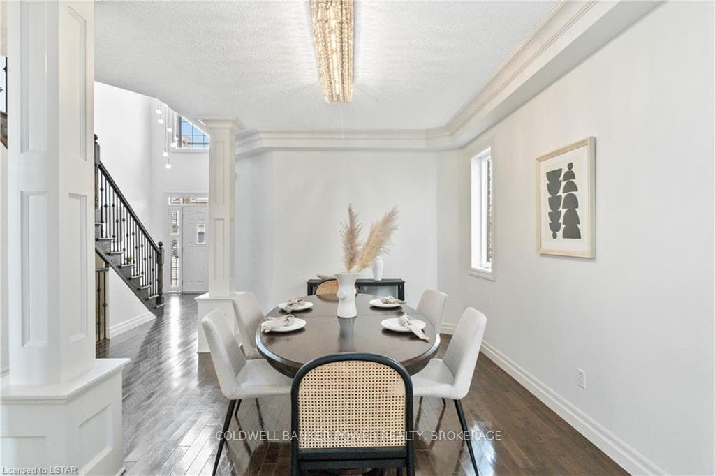 2057 WESTPOINT Heights photo 9